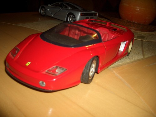 Revell ferrari mythos - revell, 1:18